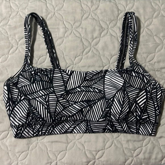 Lululemon Straight Up Bra
Banana Leaf White Black - Picture 4 of 6